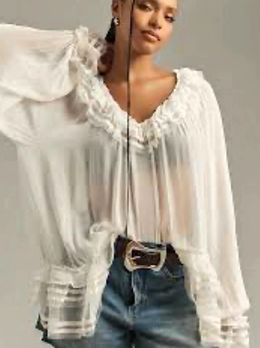 Anthropologie White Ruffle Blouse Size Medium Like New (B8)